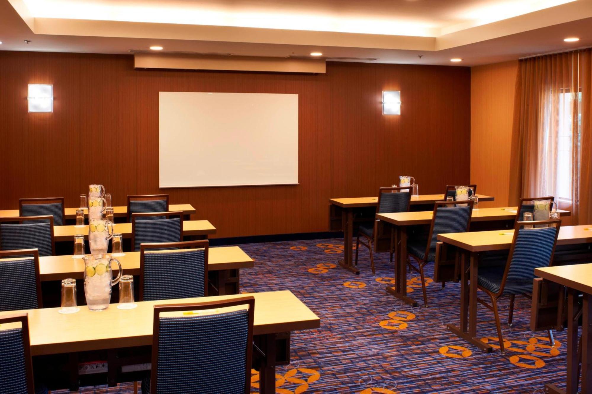 Courtyard By Marriott Cleveland Вестлейк Екстер'єр фото